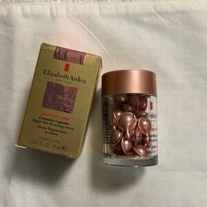 Elizabeth Arden Pink retinol ceramide Capsules